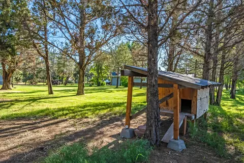 63105 Douglas Ln, Bend, OR 97701 photo 27