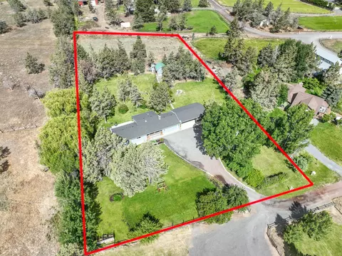 63105 Douglas Ln, Bend, OR 97701 photo 14