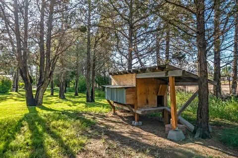 63105 Douglas Ln, Bend, OR 97701 photo 26