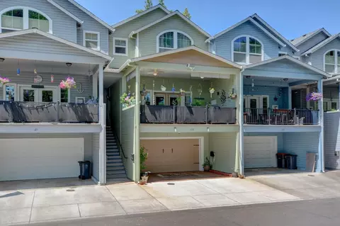 123 N 6th St, Central Point, OR 97502