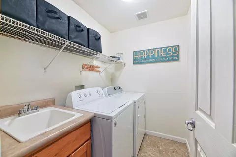 354 Live Oak Loop, Central Point, OR 97502 photo 23