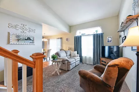 354 Live Oak Loop, Central Point, OR 97502 photo 7