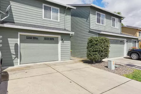 354 Live Oak Loop, Central Point, OR 97502 photo 4