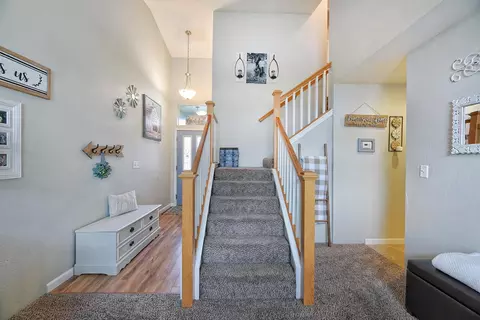 354 Live Oak Loop, Central Point, OR 97502 photo 9