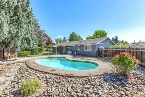2039 Sandra Pl, Medford, OR 97504