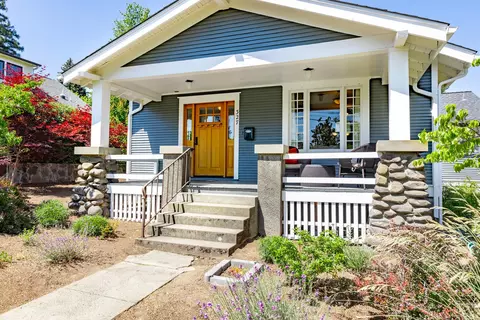 327 Morton St, Ashland, OR 97520