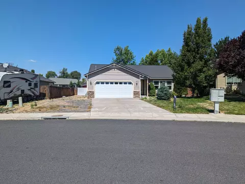 3238 Paramont St, Klamath Falls, OR 97603