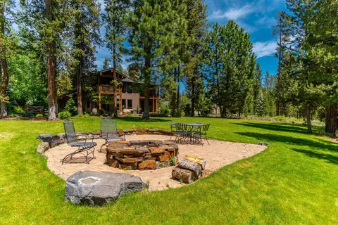 15120 Yellow Pine Loop, Bend, OR 97707 photo 2