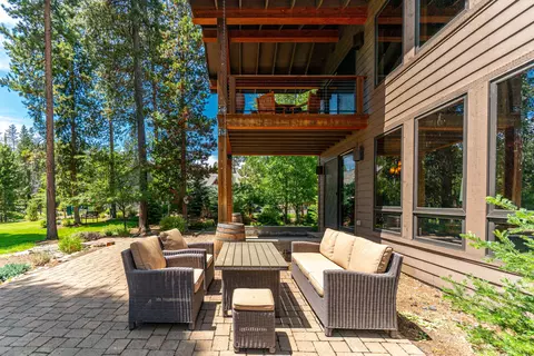 15120 Yellow Pine Loop, Bend, OR 97707 photo 3