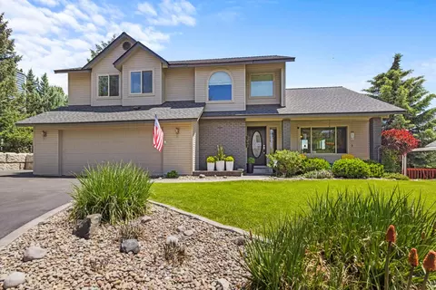 111 Ridgecrest Dr, Klamath Falls, OR 97601