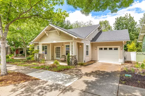 745 Creek Stone Way, Ashland, OR 97520