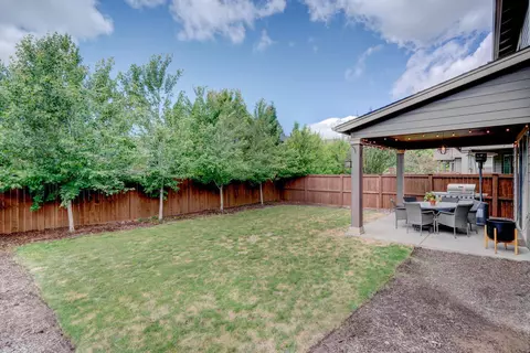 61124 SE Stari Most Loop, Bend, OR 97702 photo 32