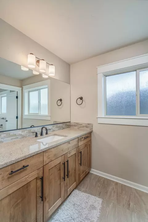 61124 SE Stari Most Loop, Bend, OR 97702 photo 28