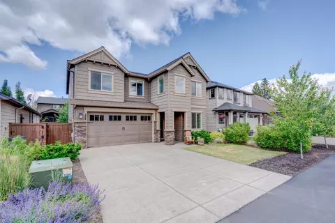 61124 SE Stari Most Loop, Bend, OR 97702 photo 2