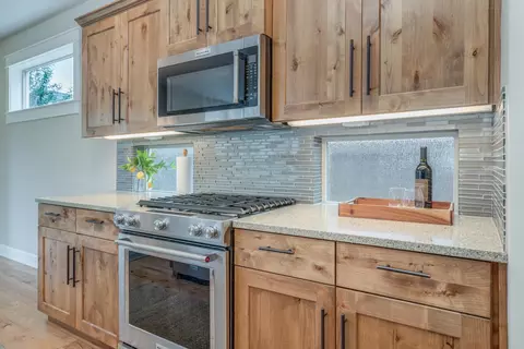 61124 SE Stari Most Loop, Bend, OR 97702 photo 10