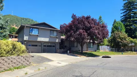 959 NE 11th St, Grants Pass, OR 97527