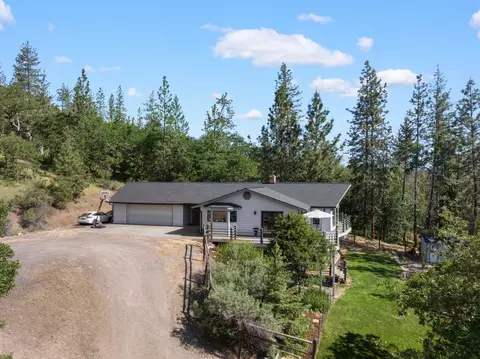 657 Greenleaf Dr, Eagle Point, OR 97524 photo 4