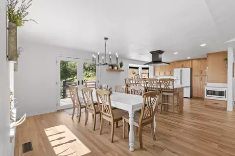 657 Greenleaf Dr, Eagle Point, OR 97524 photo 12