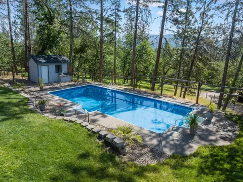 657 Greenleaf Dr, Eagle Point, OR 97524 photo 43