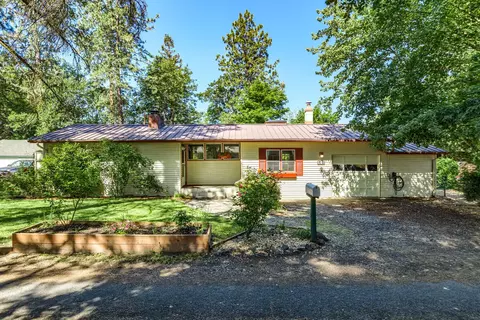 46 Renault Ave, Medford, OR 97501