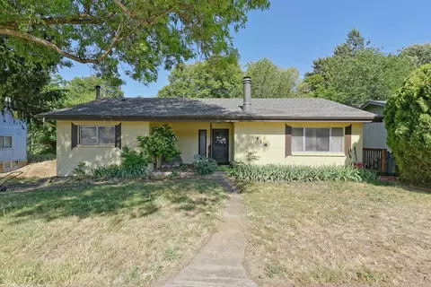 714 Helman St, Ashland, OR 97520