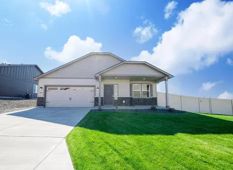 1632 NW Walnut Ave #212, Redmond, OR 97756
