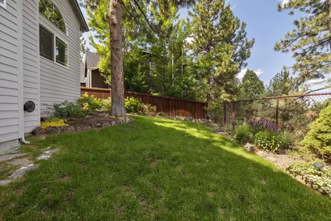19936 Heron Loop, Bend, OR 97702 photo 34