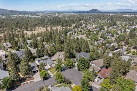 19936 Heron Loop, Bend, OR 97702 photo 46