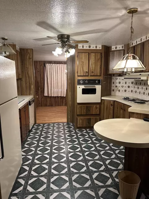 310 Hamilton Ave, Cave Junction, OR 97523 photo 8