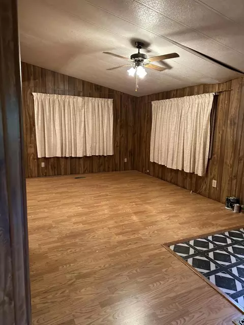 310 Hamilton Ave, Cave Junction, OR 97523 photo 6