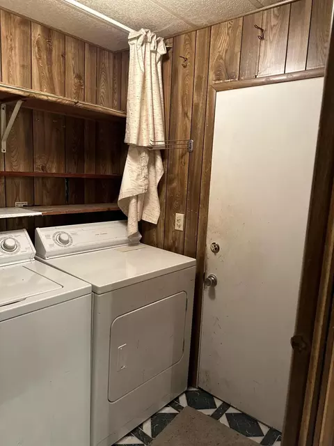 310 Hamilton Ave, Cave Junction, OR 97523 photo 13