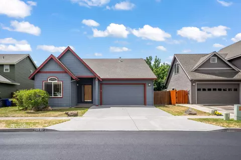 21273 Capella Pl, Bend, OR 97702