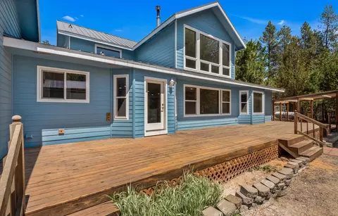 1026 Yoke Rd, La Pine, OR 97739 photo 2