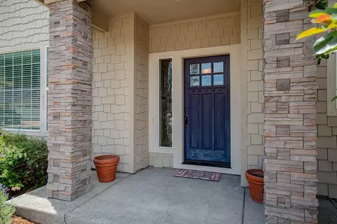 983 Black Wolf Ln, Eagle Point, OR 97524 photo 5