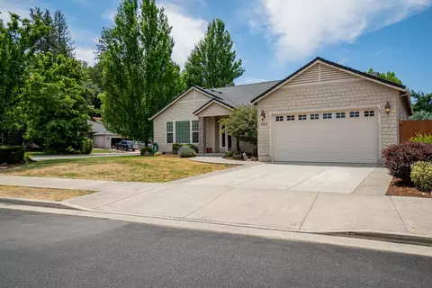 983 Black Wolf Ln, Eagle Point, OR 97524 photo 27