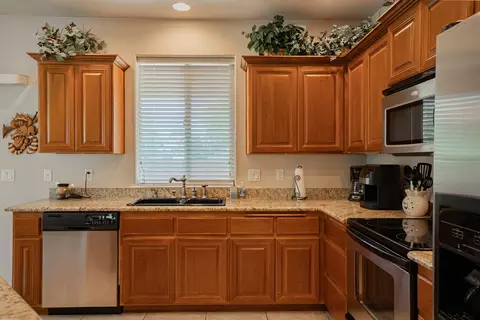 983 Black Wolf Ln, Eagle Point, OR 97524 photo 11