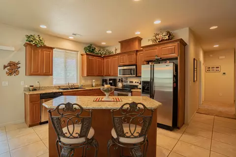 983 Black Wolf Ln, Eagle Point, OR 97524 photo 13