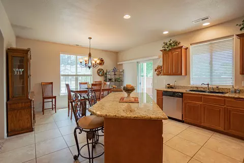 983 Black Wolf Ln, Eagle Point, OR 97524 photo 12