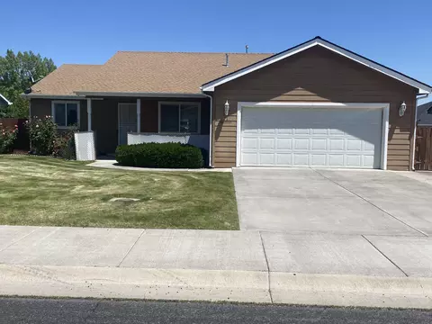 3261 Hammer St, Klamath Falls, OR 97603
