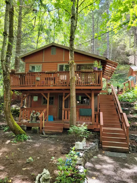 11383 Wagner Creek Rd, Talent, OR 97540
