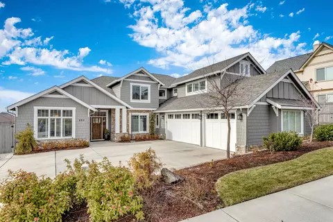 460 Lone Oak Dr, Medford, OR 97504