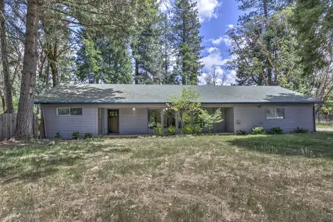 4723 Holland Loop Rd, Cave Junction, OR 97523 photo 2
