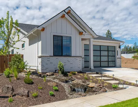 3251 NW Jesse Pl, Bend, OR 97703