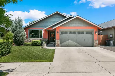 2758 Cummings Ln, Medford, OR 97501