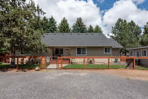 740 E Green Ridge Ave, Sisters, OR 97759