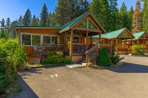 7900 Hyatt Prairie Rd # 16, Ashland, OR 97520