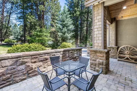 61475 Tam Mcarthur Loop, Bend, OR 97702 photo 3