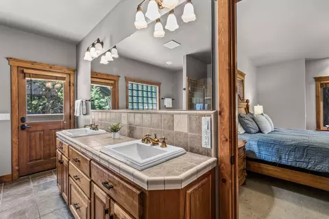 61475 Tam Mcarthur Loop, Bend, OR 97702 photo 20