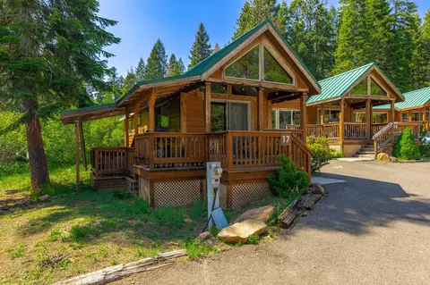 7900 Hyatt Prairie Rd # 17, Ashland, OR 97520