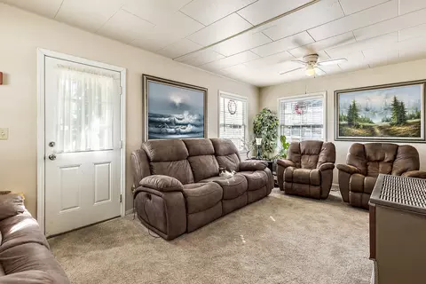 124 Napa St, Eagle Point, OR 97524 photo 4